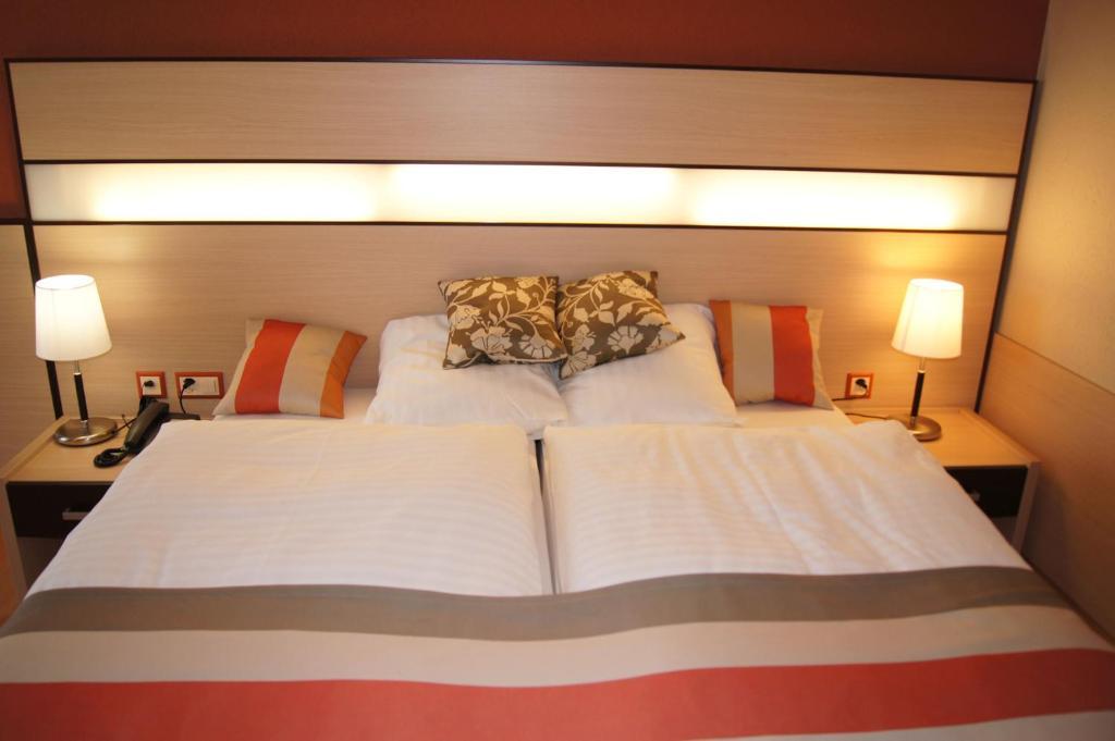 Hotel Lacotel Avenches Room photo
